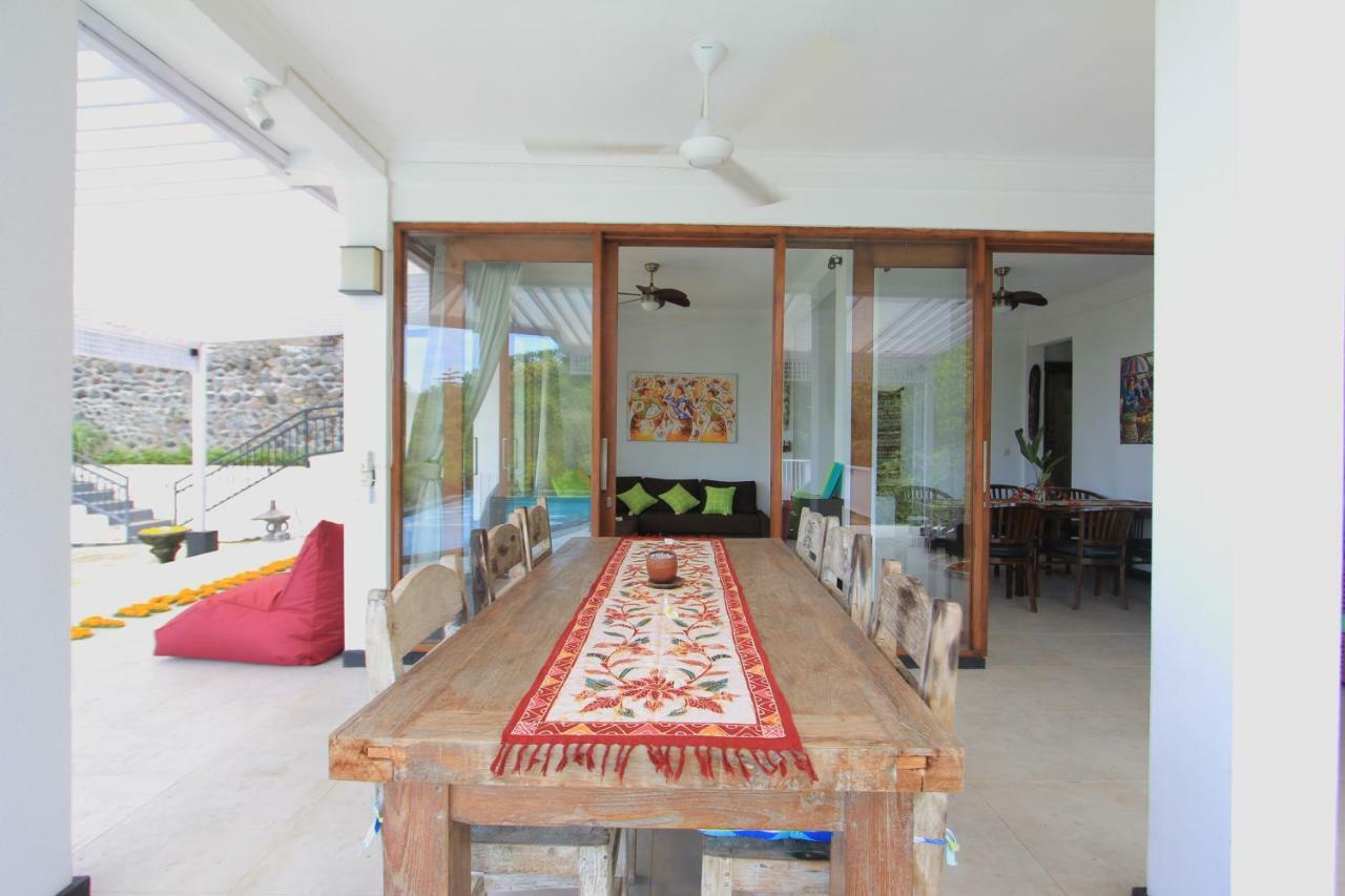 Villa Rinisha Rumah Senja Temukus Lovina Exterior foto
