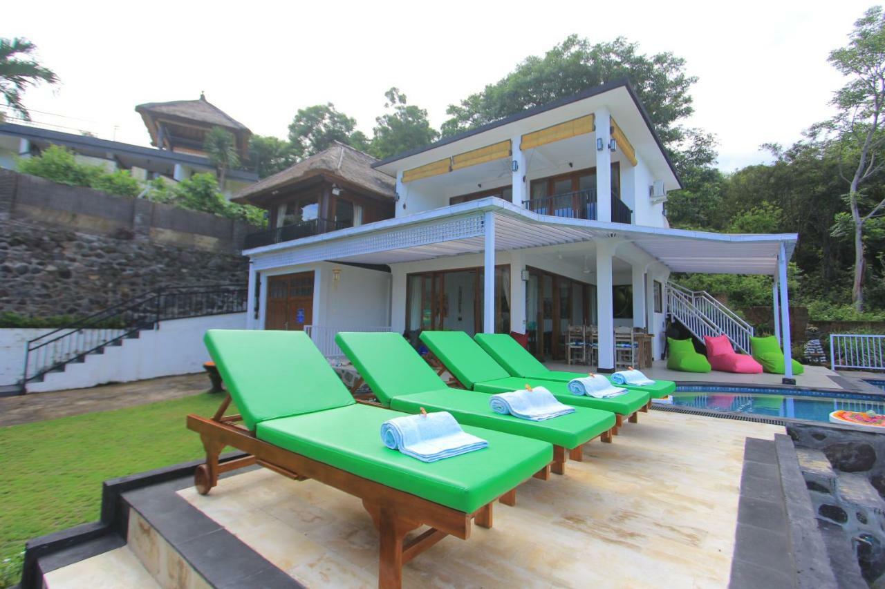 Villa Rinisha Rumah Senja Temukus Lovina Exterior foto