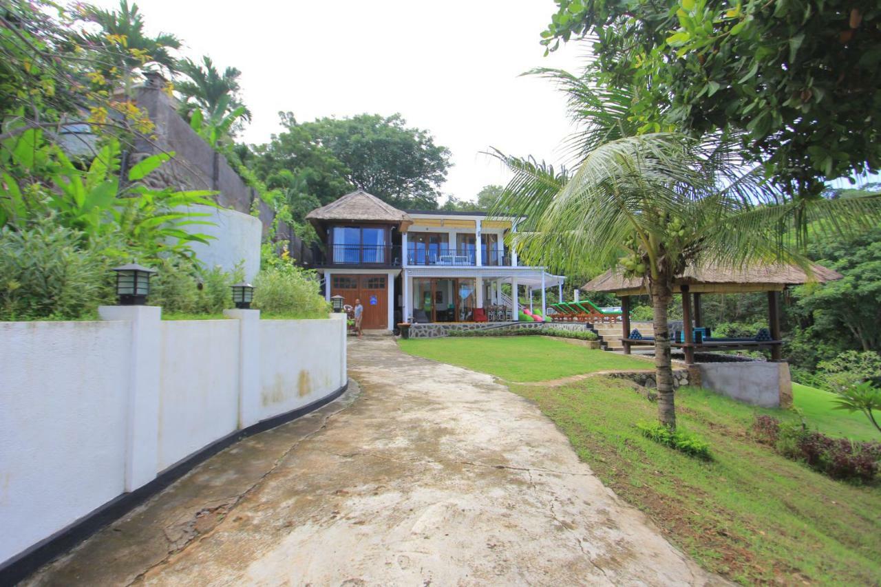 Villa Rinisha Rumah Senja Temukus Lovina Exterior foto