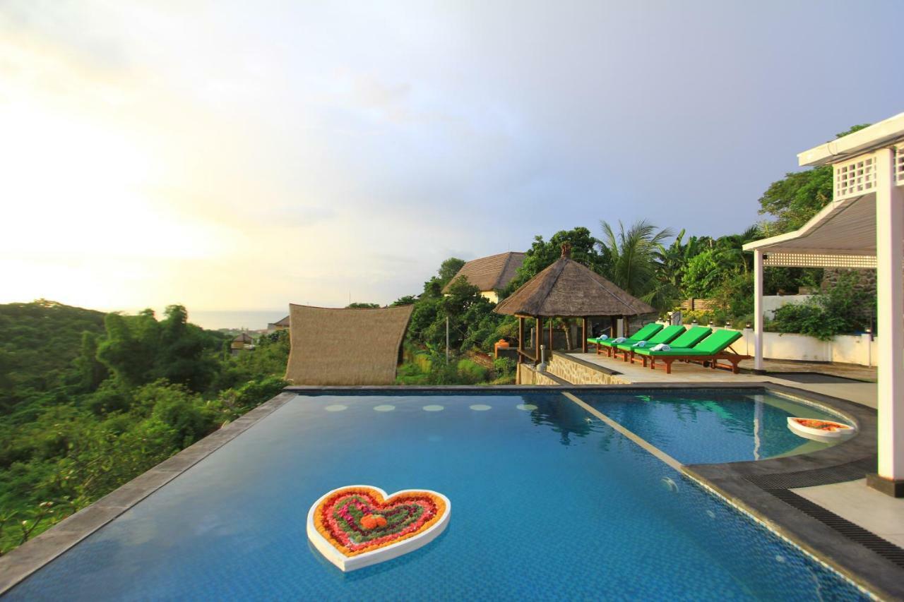 Villa Rinisha Rumah Senja Temukus Lovina Exterior foto