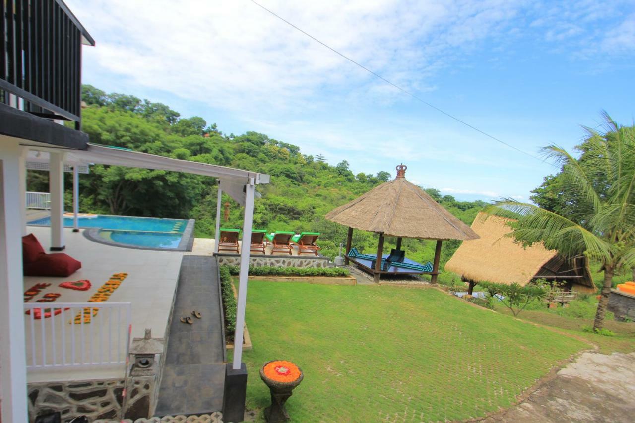 Villa Rinisha Rumah Senja Temukus Lovina Exterior foto