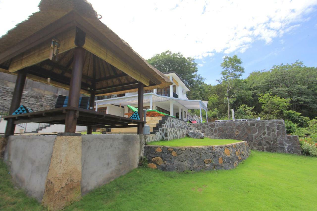 Villa Rinisha Rumah Senja Temukus Lovina Exterior foto